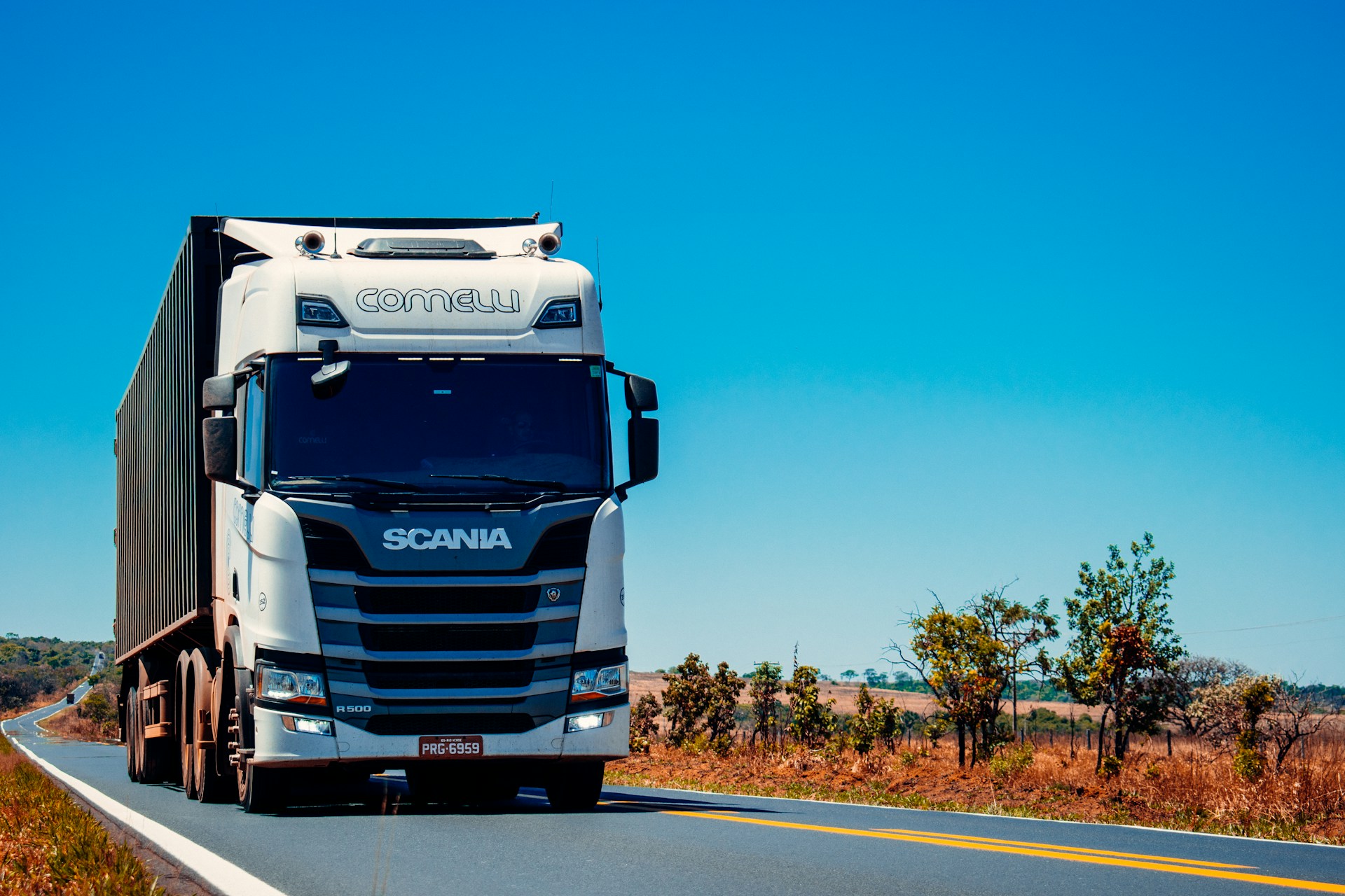 Autopista con camiones Vertex Logistics, Valle de Aconcagua Chile