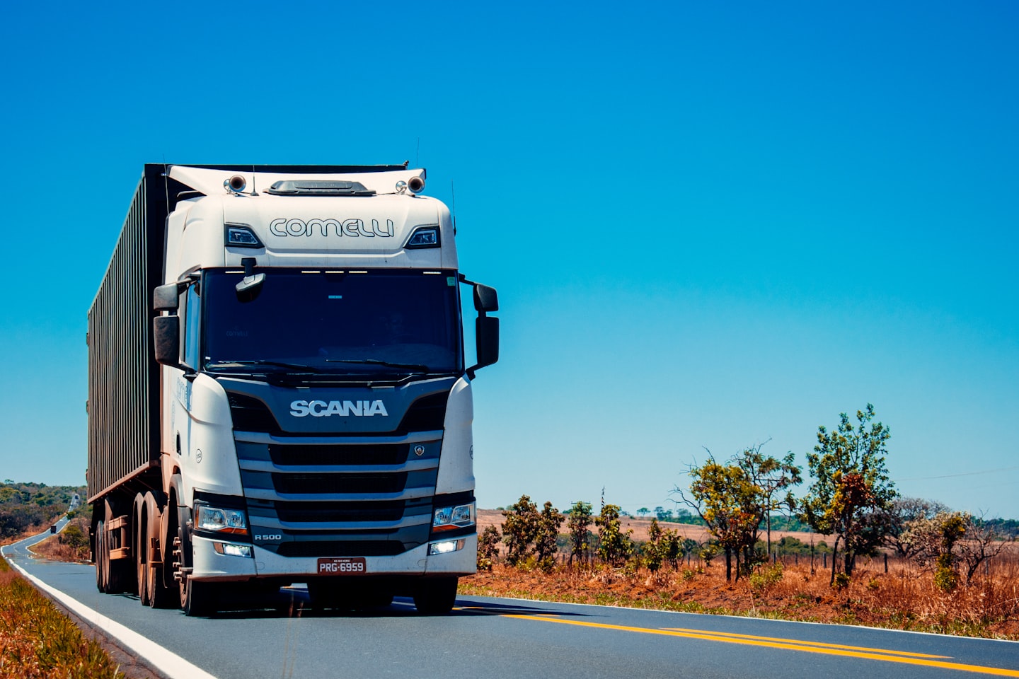 Grúa, almacenaje y escolta Vertex Logistics